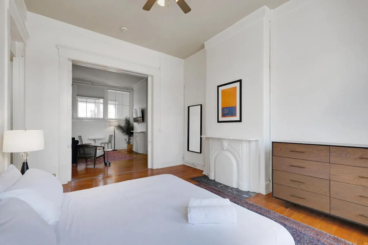 Apartment With King Bed In Downtown Louisville 0*,  United States