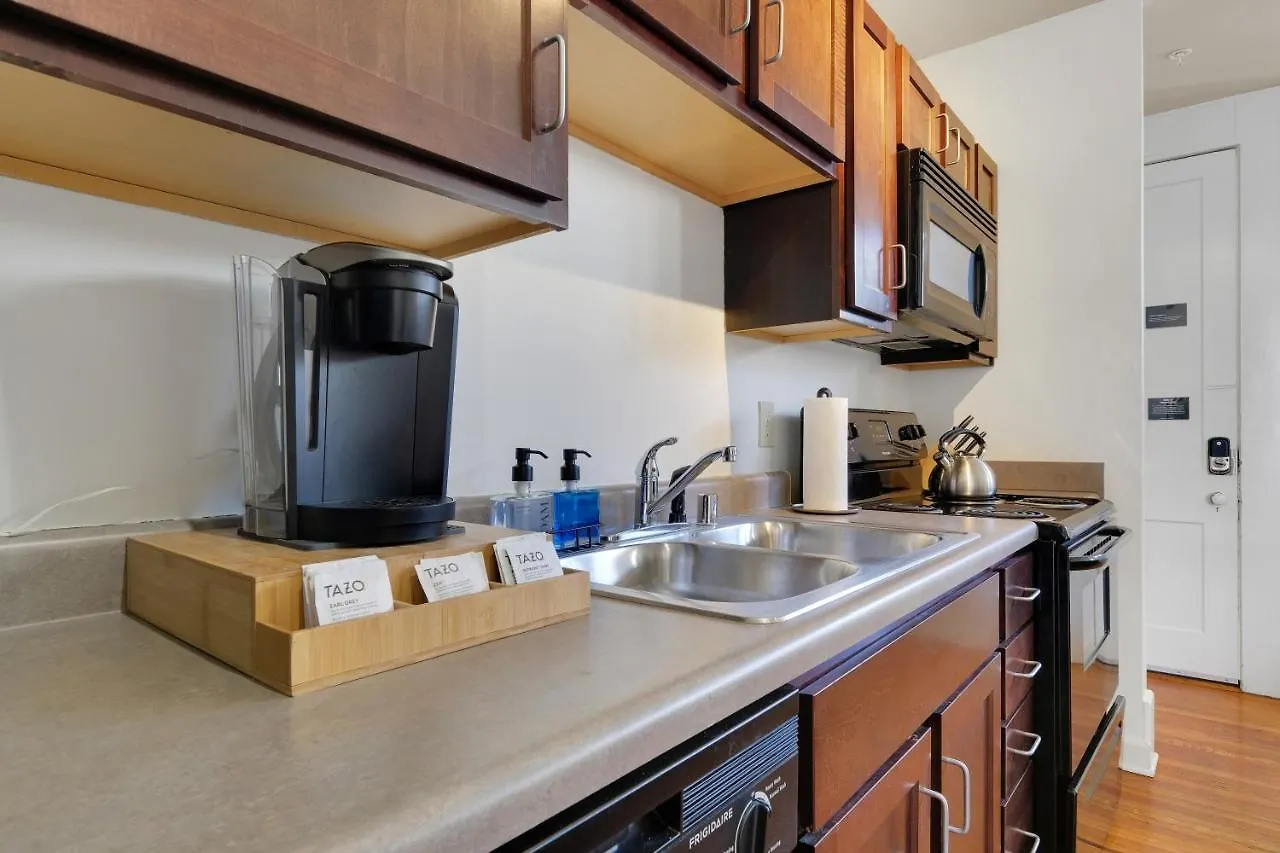 Apartment With King Bed In Downtown Louisville
